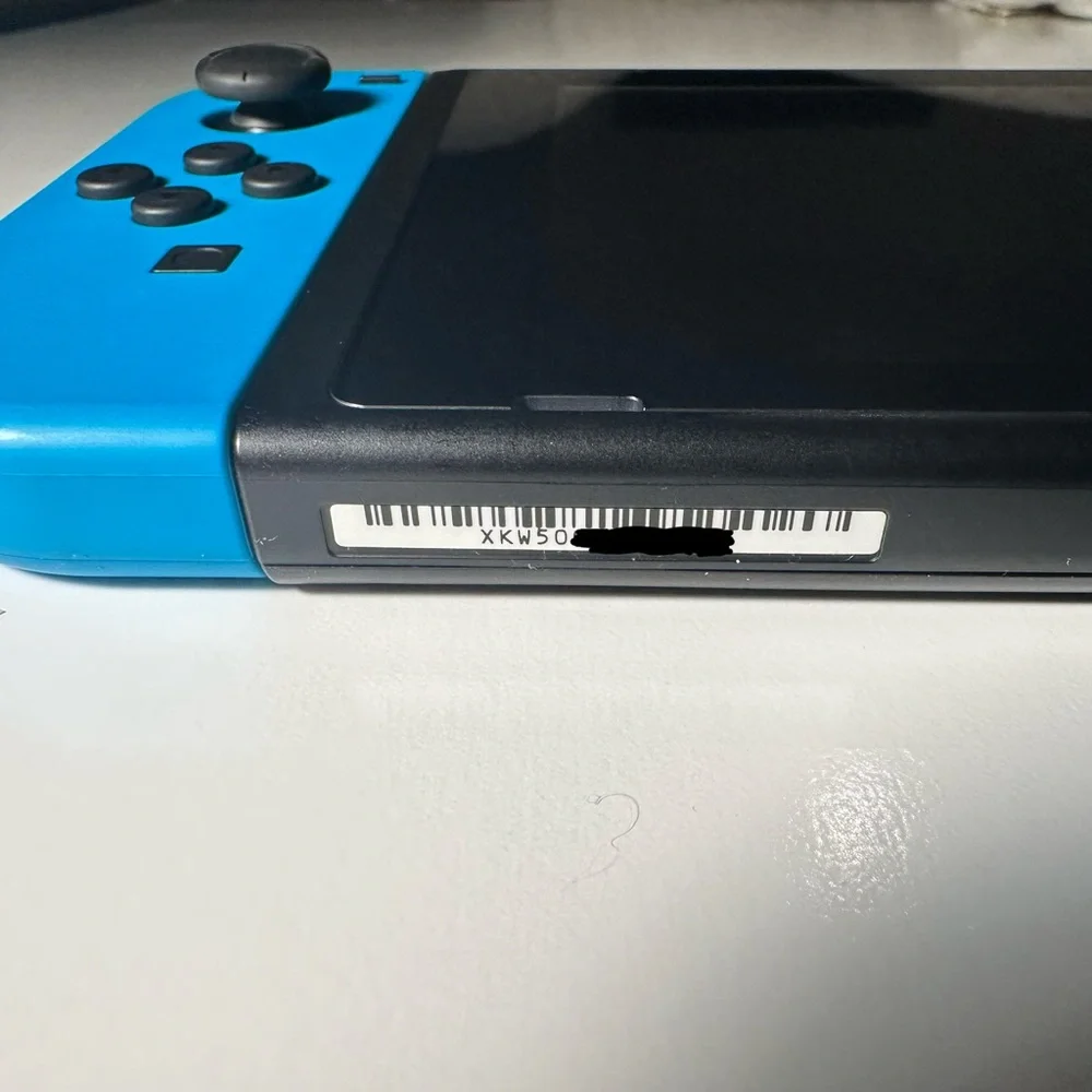 Nintendo Switch (v1) Bundle - Box items, Pro Controller, Mario Kart 8 Deluxe